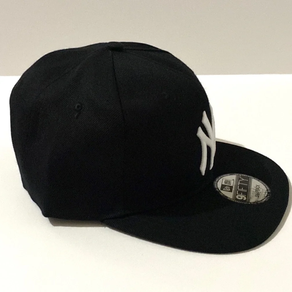 New Era NY Yankees ‘Lady Liberty’ Edition 9FIFTY Snapback - Picture 5 of 5